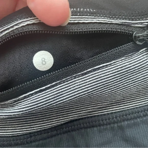 Lululemon run shorts 8 - Picture 4 of 5